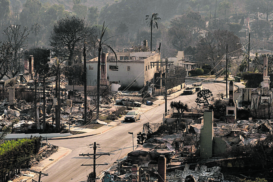 Milhares de moradores foram forçados a sair das suas casas 