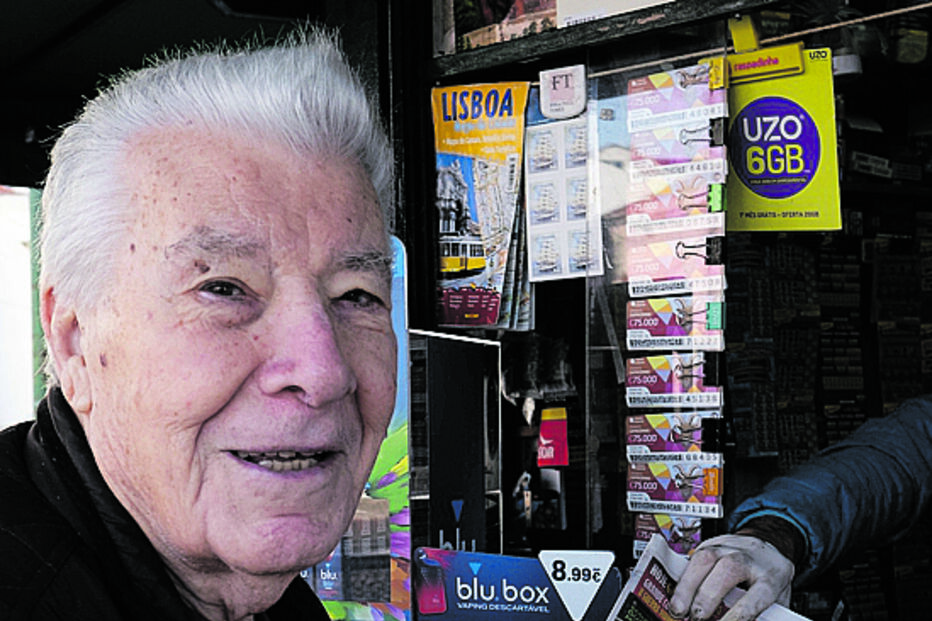 Leitores 'correm'  às bancas para conseguir a coleção composta por 15 fascículos