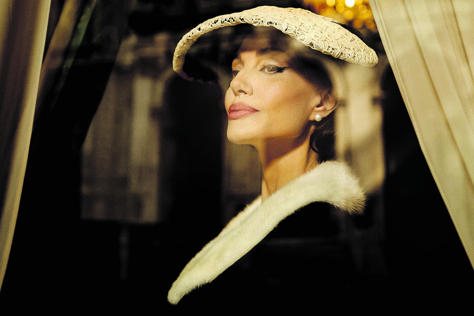 Angelina Jolie entre aplausos e críticas