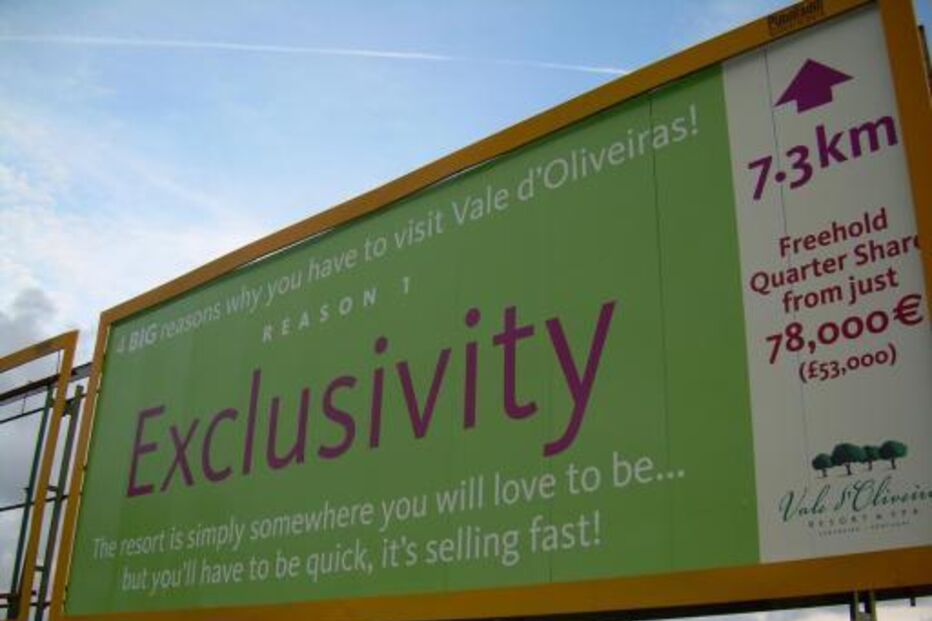 Painéis publicitários 