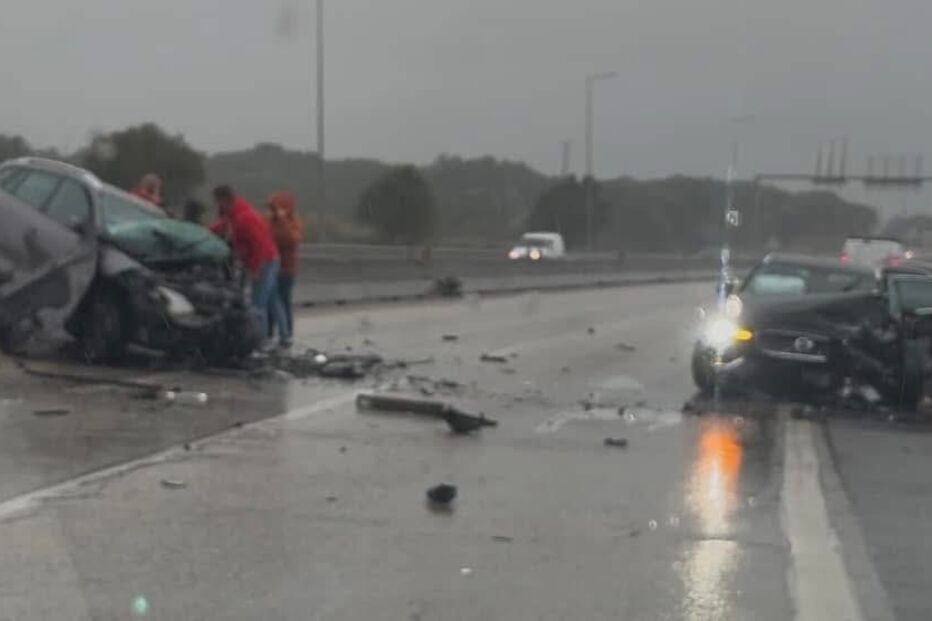 Colisão em contramão faz quatro feridos em acesso à A16 em Sintra