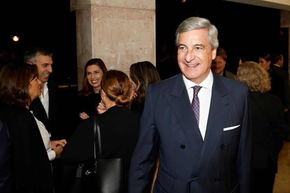 O ex-ministro  José Luís Arnaut é chairman da ANA e é sócio do escritório de  advogados CMS, que em Portugal tem mais de  150 pessoas
