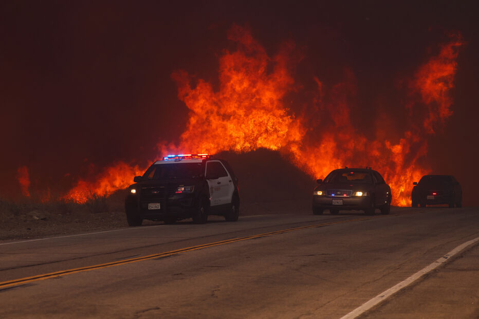 Incêndio florestal em Castaic Lake, Los Angeles