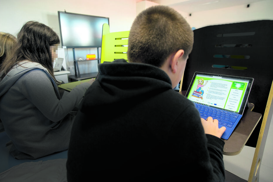 Greve contra ‘bolsa solidária’ para corrigir provas-ensaio