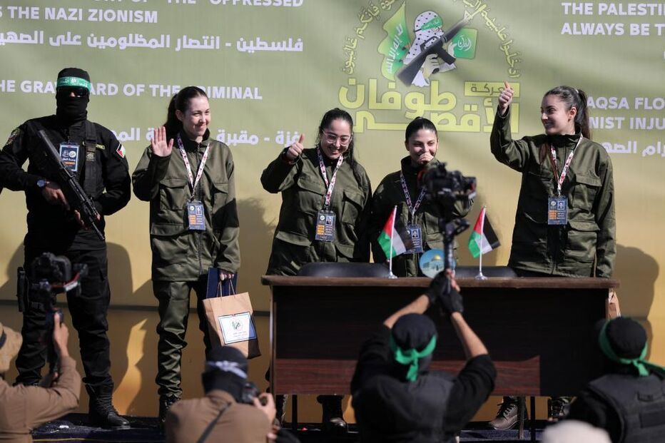 Quatro reféns israelitas foram libertadas pelo Hamas