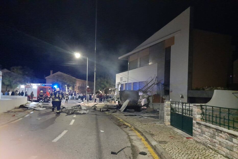 Carrinha que carregava material pirotécnico explode em Benavente