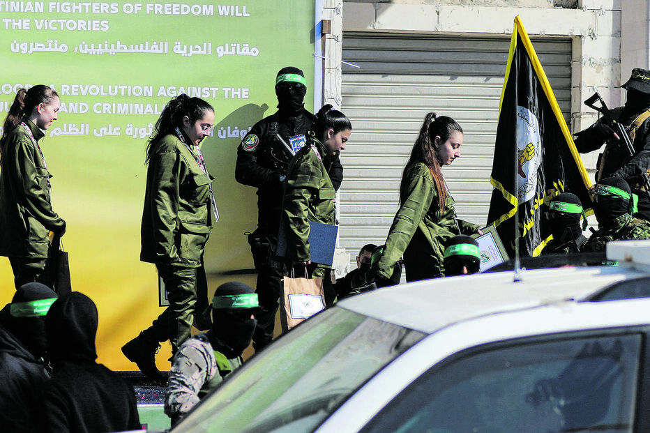 Ataques de 7 de outubro de 2023 fizeram 1200 mortos em Israel. Cerca de 250 pessoas foram feitas reféns