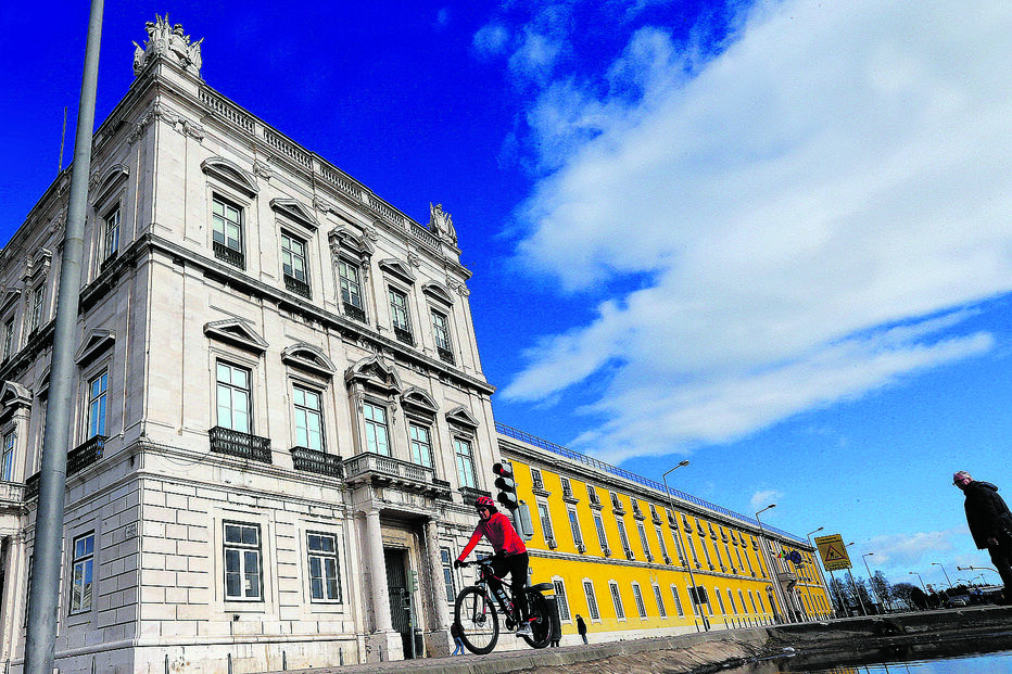 Ministério das Finanças pediu à Autoridade Tributária para avaliar o impacto das alterações da entrega do IRS de 2024