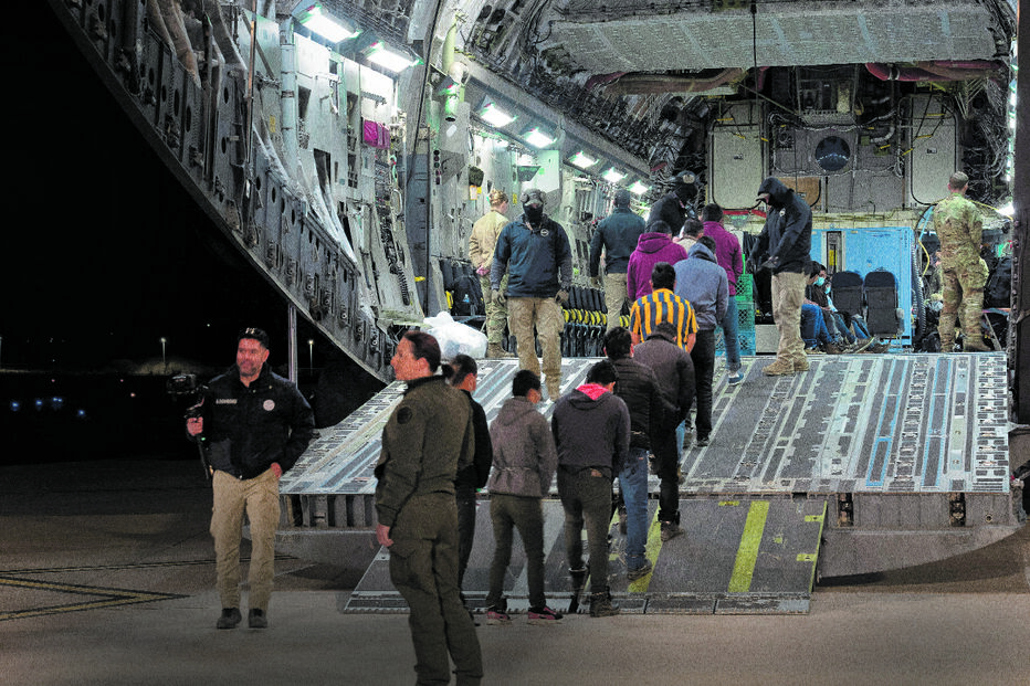 Após resistência inicial, PR colombiano aceitou receber deportados e até ofereceu o avião presidencial para ir buscá-los 