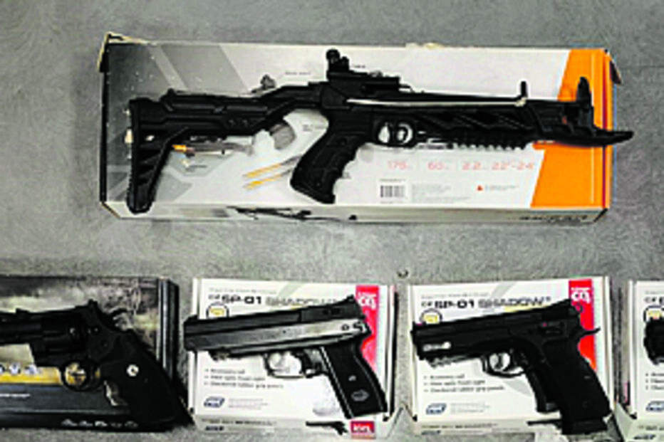 PSP apreendeu ao suspeito várias réplicas de armas usadas no ‘Airsoft’
