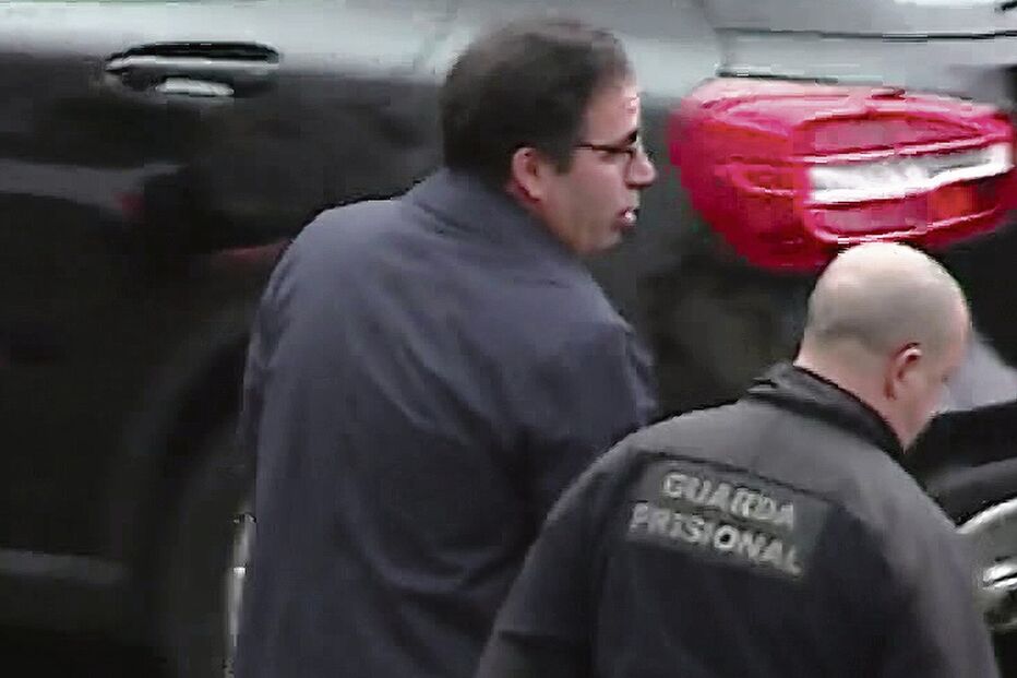 “Recebi relógios, mas dava mais valor a um arroz de cabidela”: Patrocínio Azevedo nega ter recebido subornos