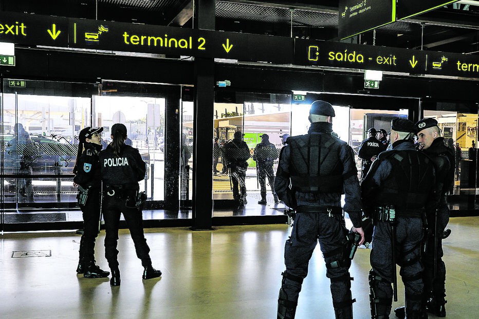 Foragido à justiça aguarda em hotel para ser preso