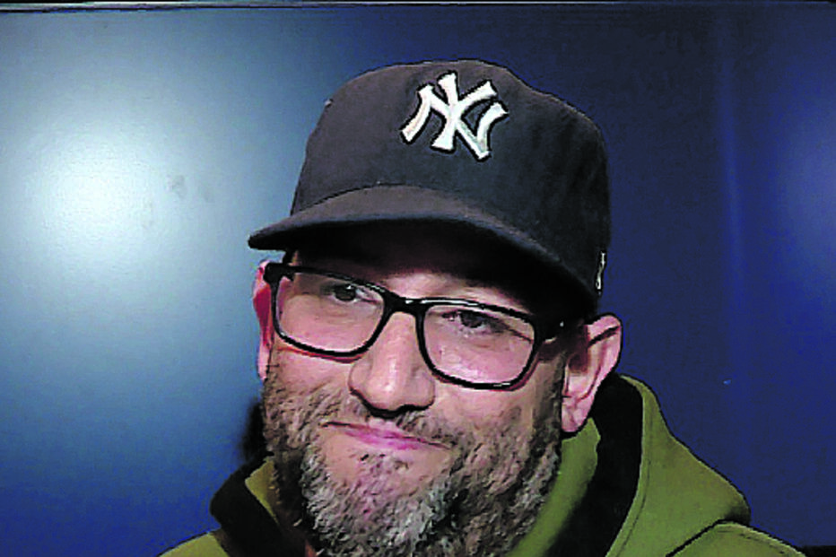 Gabinete no Parlamento de Miguel Arruda cheio de bagagem desviada por deputado