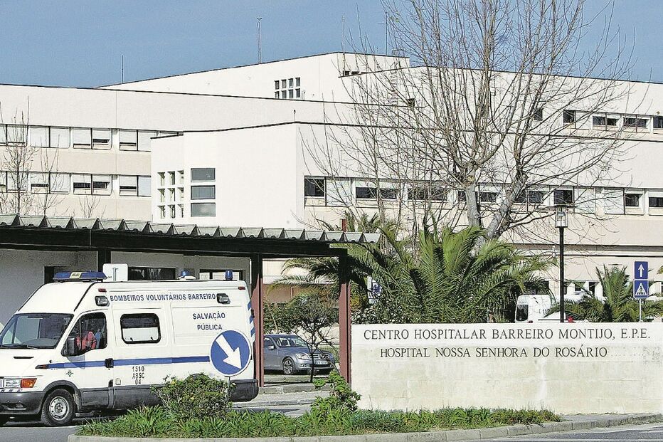 Homem esfaqueia e apedreja cabeça da ex-companheira junto à PSP do Montijo