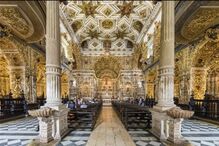 Pelo menos uma pessoa morreu após desabamento de teto de igreja portuguesa em Salvador no Brasil