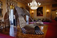 Joana Vasconcelos adaptou pela primeira vez obra a um palácio habitado