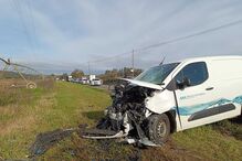 Um morto e três feridos em colisão entre carrinha e ambulância na EN2 em Abrantes. Bombeiro está em estado grave