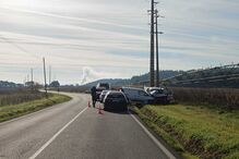 Um morto e três feridos em colisão entre carrinha e ambulância na EN2 em Abrantes. Bombeiro está em estado grave