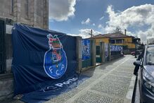 Claque Super Dragões colocou tarjas de Homenagem a Jorge Nuno Pinto da Costa