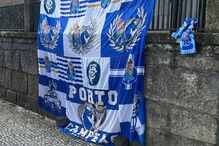 Claque Super Dragões colocou tarjas de Homenagem a Jorge Nuno Pinto da Costa