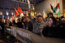 Centenas de pessoas no centro de Lisboa em solidariedade com o povo palestiniano