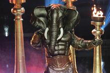 Elefante n'a Máscara