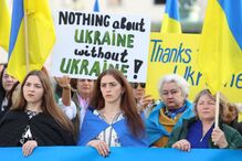 Ucranianos manifestam-se em Lisboa pela paz e com críticas a Trump