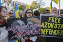 Ucranianos manifestam-se em Lisboa pela paz e com críticas a Trump