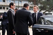Rui Moreira, Emmanuel Macron e Luís Montenegro durante visita do chefe de Estado francês a Portugal 