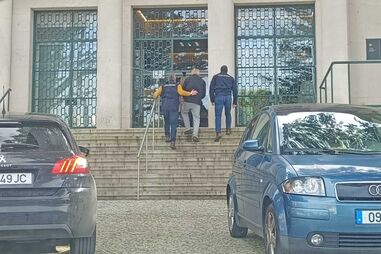 Detido homem que torturou vizinho até à morte em Alcobaça