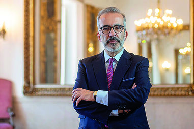 PS quer ouvir Paulo Rangel no parlamento sobre uso da base das Lajes pelos EUA