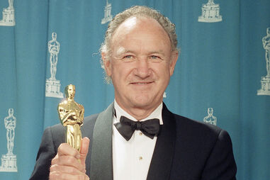 Gene Hackman vence Óscar de Melhor Ator Secundário, em 1993