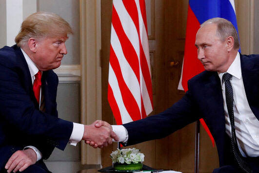 Cimeira Trump-Putin realiza-se em base militar do Alasca