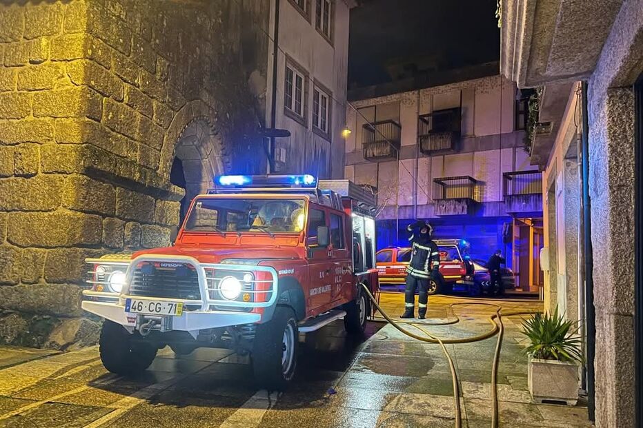 Incendio em prédio devoluto em Arcos de Valdevez 