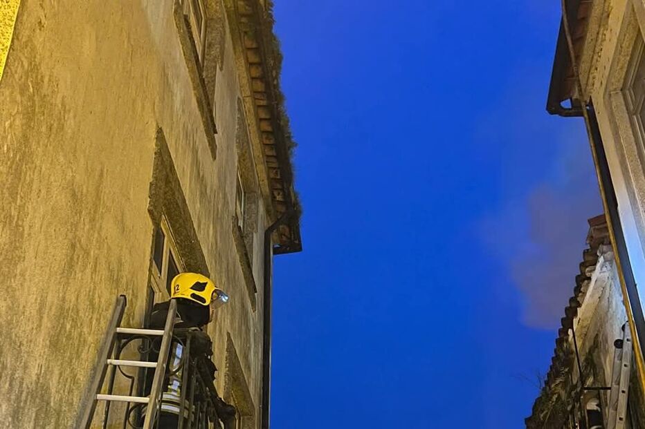 Incendio em prédio devoluto em Arcos de Valdevez 