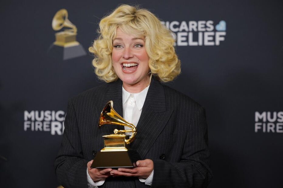 Camaron Ochs com o prémio de Álbum do Ano por “Cowboy Carter