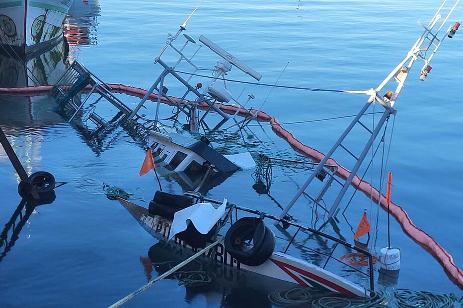 Barco afunda em Matosinhos