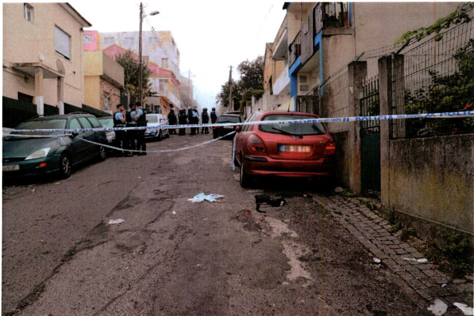 Imagem CARRO VERMELHO E SANGUE.JPG (23903245) (Milenium)