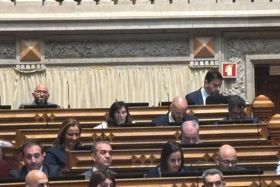 Miguel Arruda regressa ao Parlamento