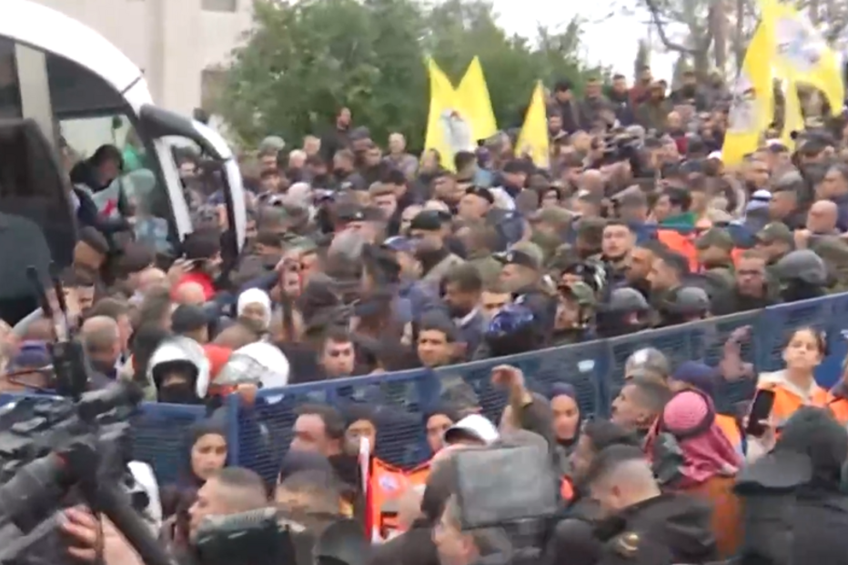 Israel libertou 183 prisioneiros palestinianos