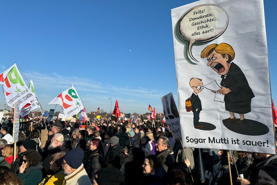 Mais de 200 mil pessoas manifestam-se em Munique contra extrema-direita na Alemanha