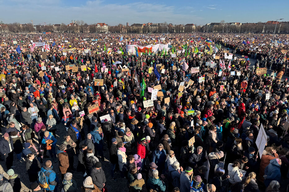 Mais de 200 mil pessoas manifestam-se em Munique contra extrema-direita na Alemanha