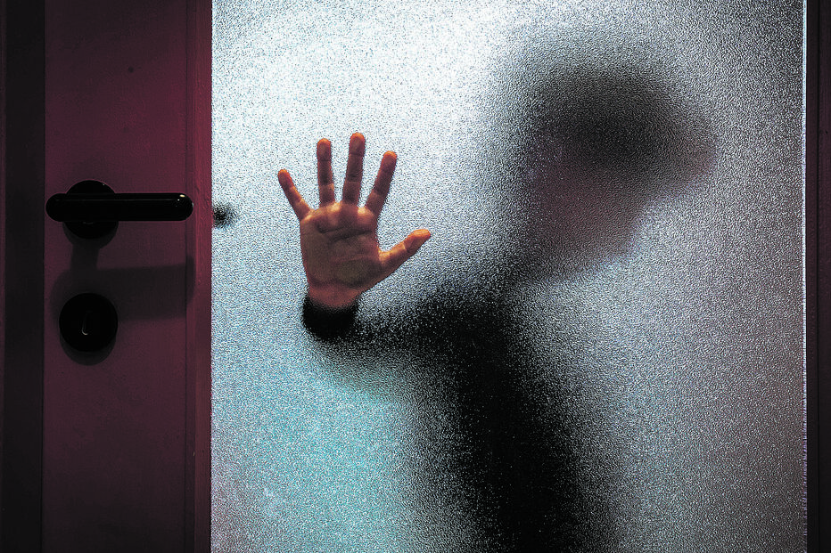 Criança foi agredida  na sala de aula. Mãe desmaiou quando viu o estado em que ficou o filho 