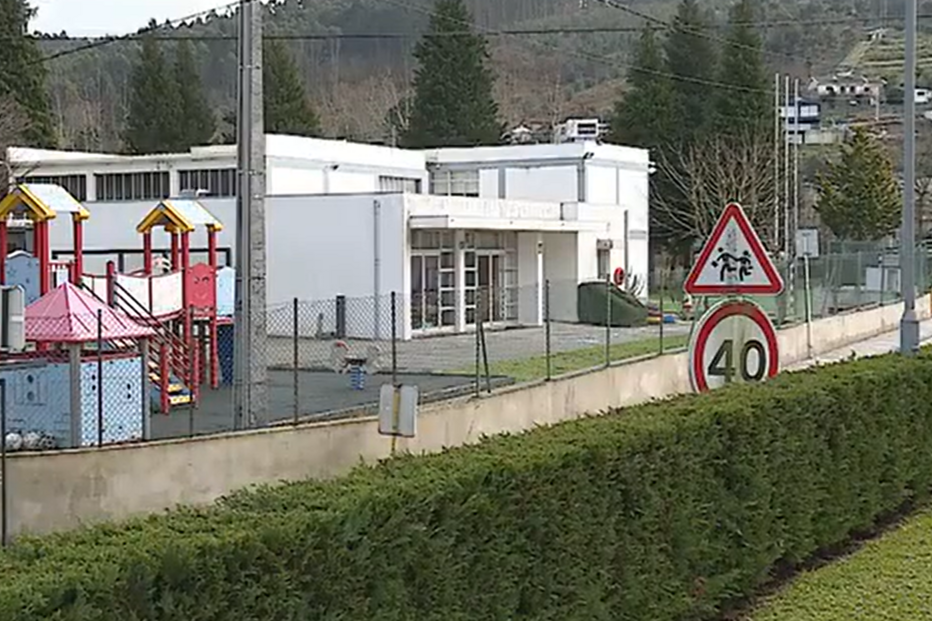 Professor sova aluno de sete anos por não saber geometria