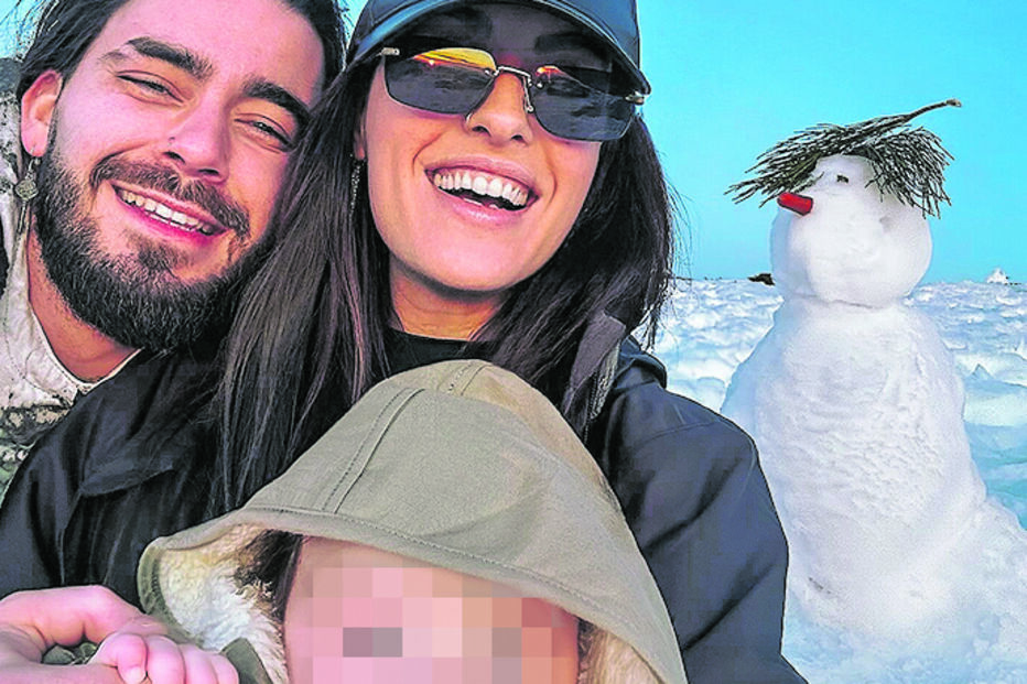 Syro e Mariana Pacheco na neve com o filho Amadeo