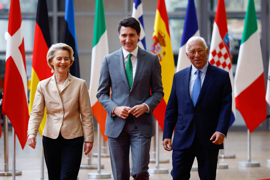 Primeiro-ministro canadiano, Justin Trudeau; o Presidente do Conselho Europeu, António Costa e a Presidente da Comissão Europeia, Ursula von der Leyen.