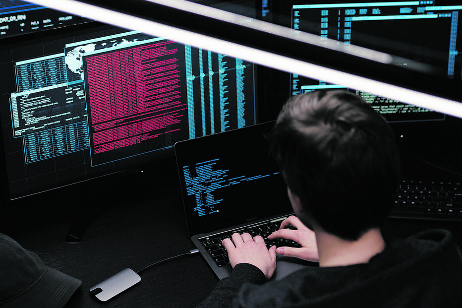 Génio informático ensina a praticar crimes na Internet