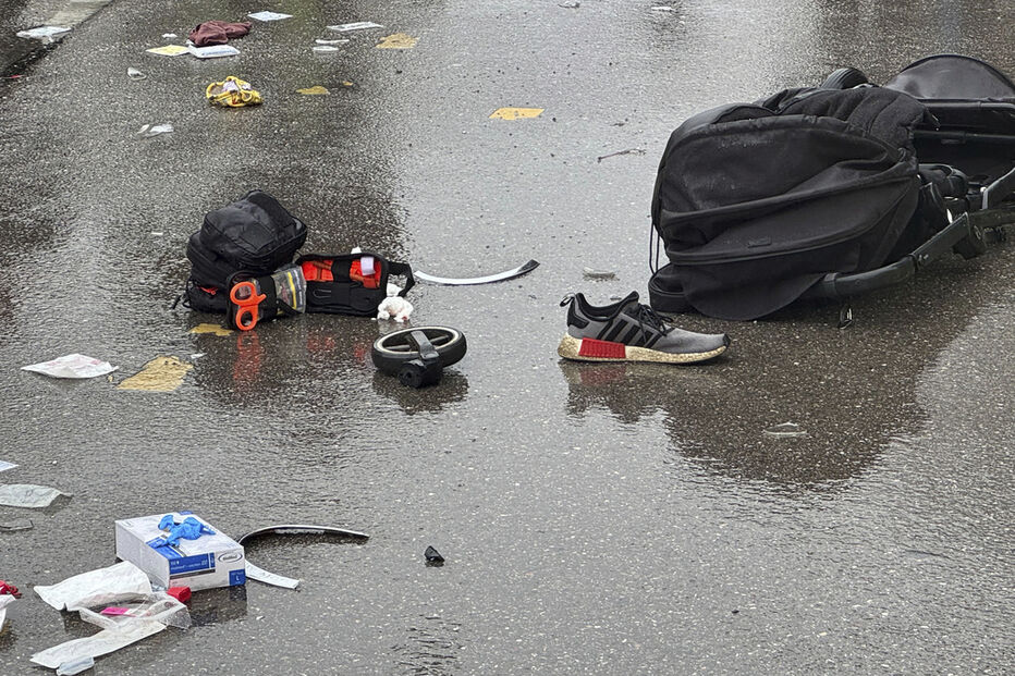 Carro atropela contra várias pessoas em Munique