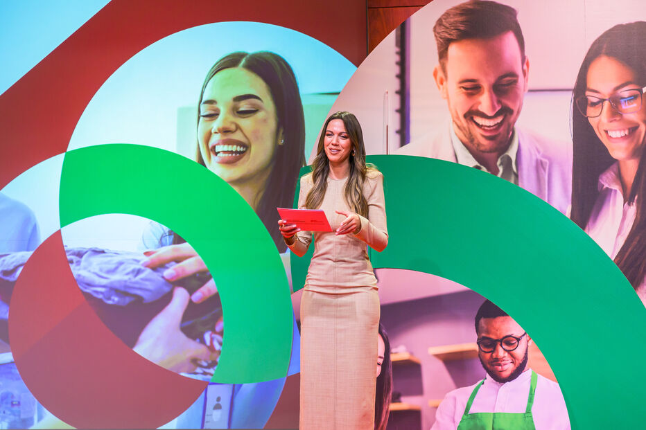 Agata Rodrigues, apresentadora da CMTV, anunciou os vencedores e as empresas finalistas na cerimónia