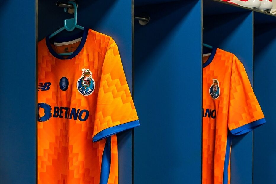 Equipamento do FC Porto para homenagear Pinto da Costa